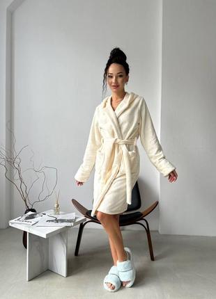 Жіночий домашній махровий халат  кольору  айворi 25887 stmi