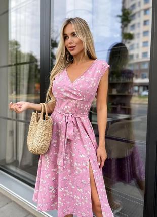 Платье розового цвета, с цветочным принтом