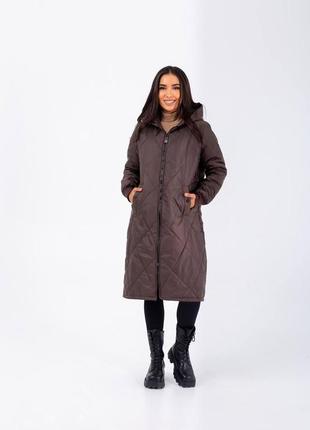 Жіноче пальто стьобане з капюшоном шоколадного кольору 25263 n