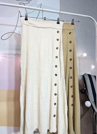 Трикотажная юбка с пуговицами