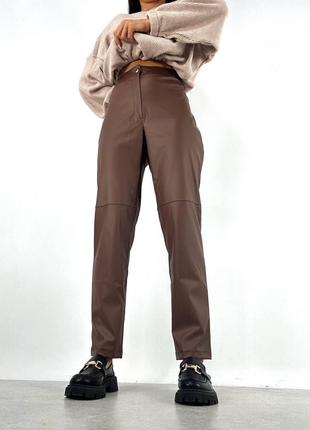 Женские брюки с эко кожи цвет коричневый р.50/52 444130