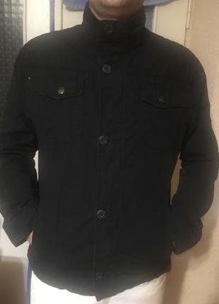 Продам мужскую демисезонную курточку,пиджак TRAIT 1987