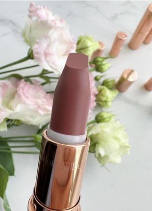 Матова помада charlotte tilbury matte revolution - pillow talk...