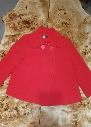 Пальто жакет красного цвета