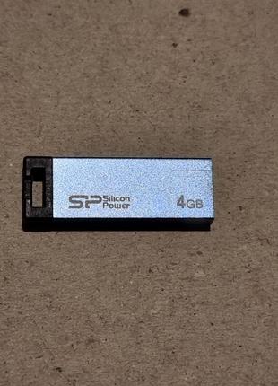 Флешка мини 4 ГБ Silicon Power 4.51/18.8 4гб голубая