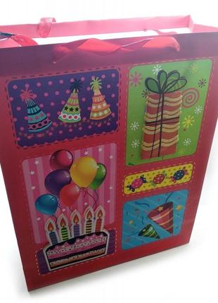Пакет подарочный картонный с аппликацией "happy birthday" (30х...