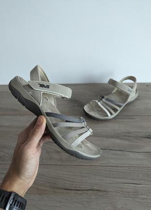 Teva босоніжки оригінал