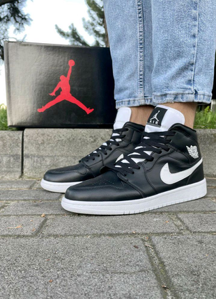 Кроссовки Nike Air Jordan 1 (черно-белые)
