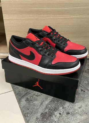 Кроссовки Nike Air Jordan 1 низкие, черно/красные