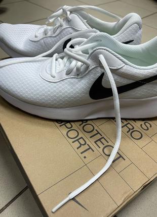 Нові кросівки : Nike tanjun