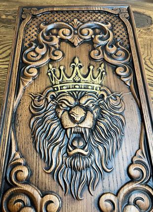 Нарды из дерева, с изображением Льва в короне