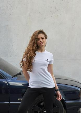 Женская футболка adidas белая