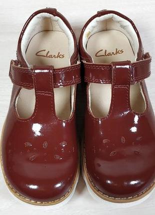 Лакові туфлі для дівчинки clarks оригінал, розмір 26