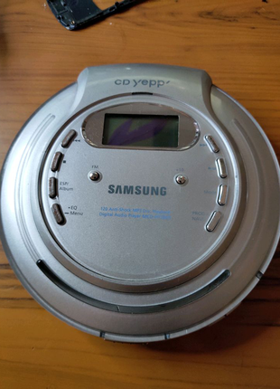 CD плейер Samsung MCD-HF200s