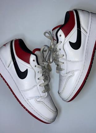 Кросівки nike air jordan 1 low gym red