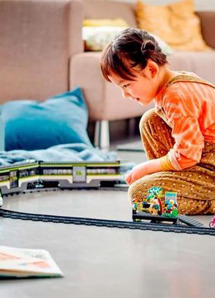 Конструктор LEGO City Trains Пассажирский поезд-экспресс 764 д...