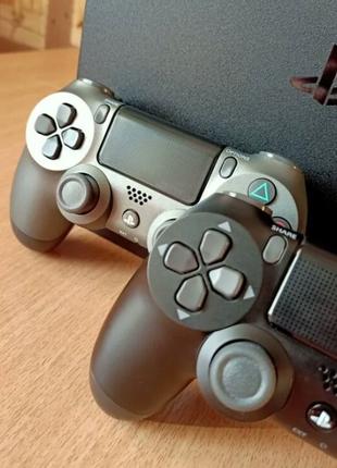 PlayStation 4 на 1 Tb/ 2 геймпвда и 55 игр