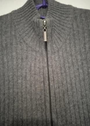Шикарний светр-водолазка, 80% шерсть