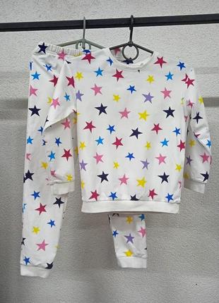 Яркая детская пижама в звёзды