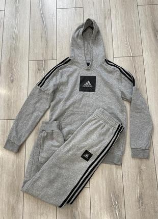 Мужской спортивный костюм adidas