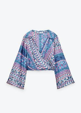 Zara стильная сатиновая атласная блуза блузка рубашка топ кроп...