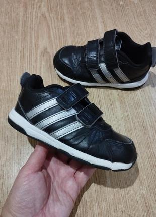 Кроссовки adidas адидас