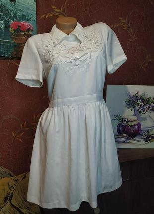 Винтажное белое короткое платье с вышивкой от topshop