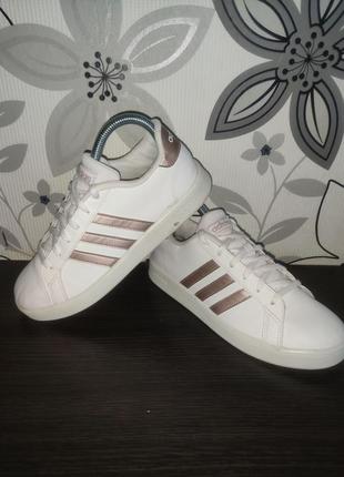 Кроссовки adidas grand court