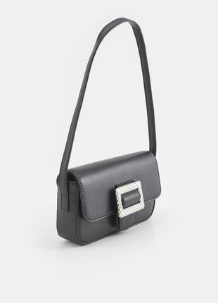Сумка черная с ремешком сумочка на плечо с пряжкой