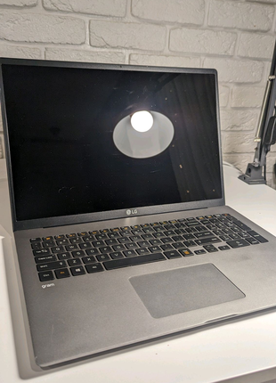 Ноутбук Lg Gram на запчасти 17" model 17Z90N