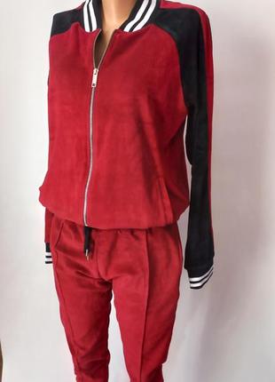 Мужской красный спортивный костюм 48 размер