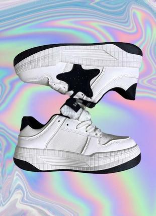 Новые белые базовые кроссовки на платформе y2k