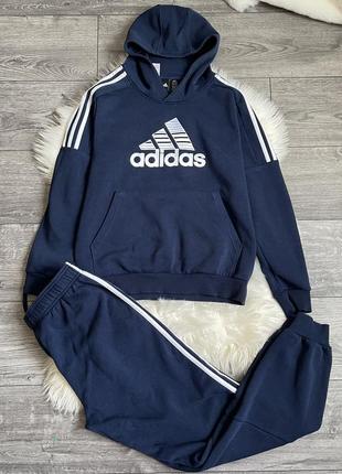 Спортивный костюм adidas