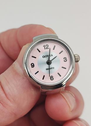 Часы-кольцо на палец GOMIA кварцевые (с серо-розовым циферблат...