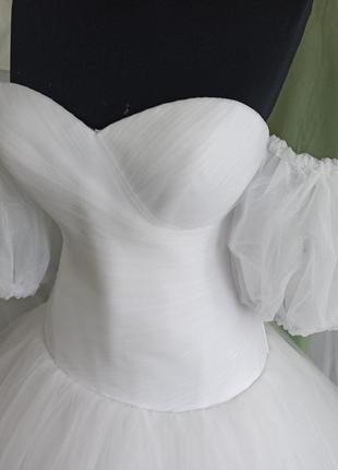 Свадебное платье с модными рукавами -буфами.