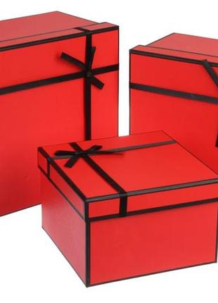 Подарочные коробки красные, разм.l:25 х 25 х 15 см (комплект 3...