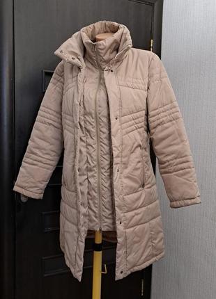 Удлиненная женская бежевая куртка