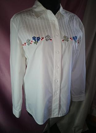 Белыая рубашка с цветочной вышивкой julius lang