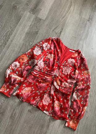 Оригинал, невероятно красивая брендовая блуза в цветы от guess