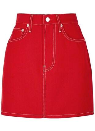 Красная джинсовая мини юбка с белой строчкой, красная котонова...