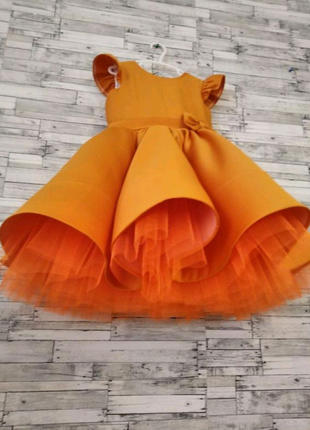 Помаранчева сукня для дівчинки на свята день народження
