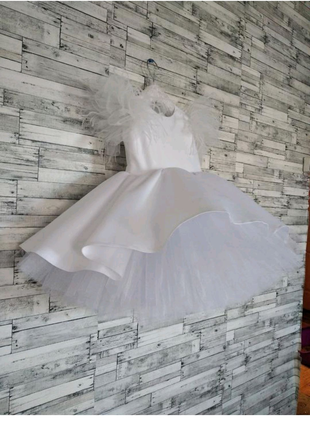 Біла нарядна сукня на день народження подарунок свято