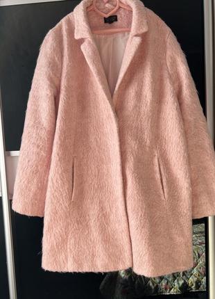 Нежное розовое пальто деми