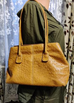 Женская сумка из кожи страуса.