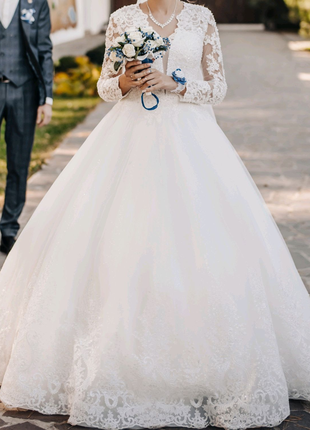 Продам весільну сукню (Туреччина)