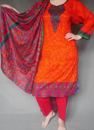 Индийский восточный костюм, пентджаби, туника, сари.