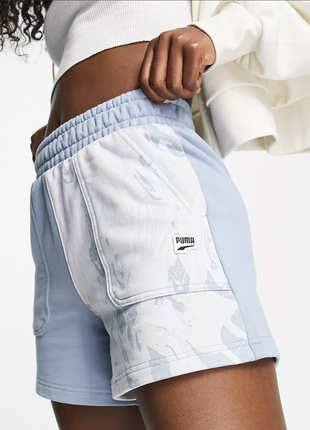 Жіночі шорти puma marble print color block shorts in blue нові...