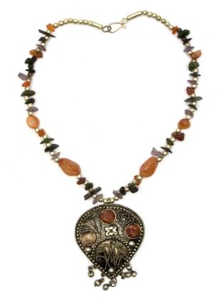 Ожерелье с каменьями агата и кулоном "Капля"