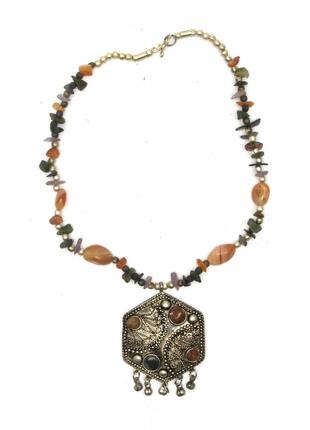 Ожерелье с каменьями агата и кулоном "Шестигранник"