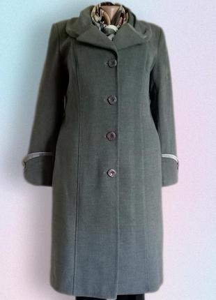 Демисезонное кашемировое пальто 56 размера.